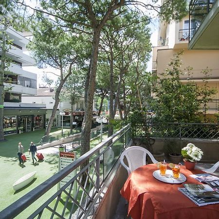 Hotel Colombo Riccione Exterior photo