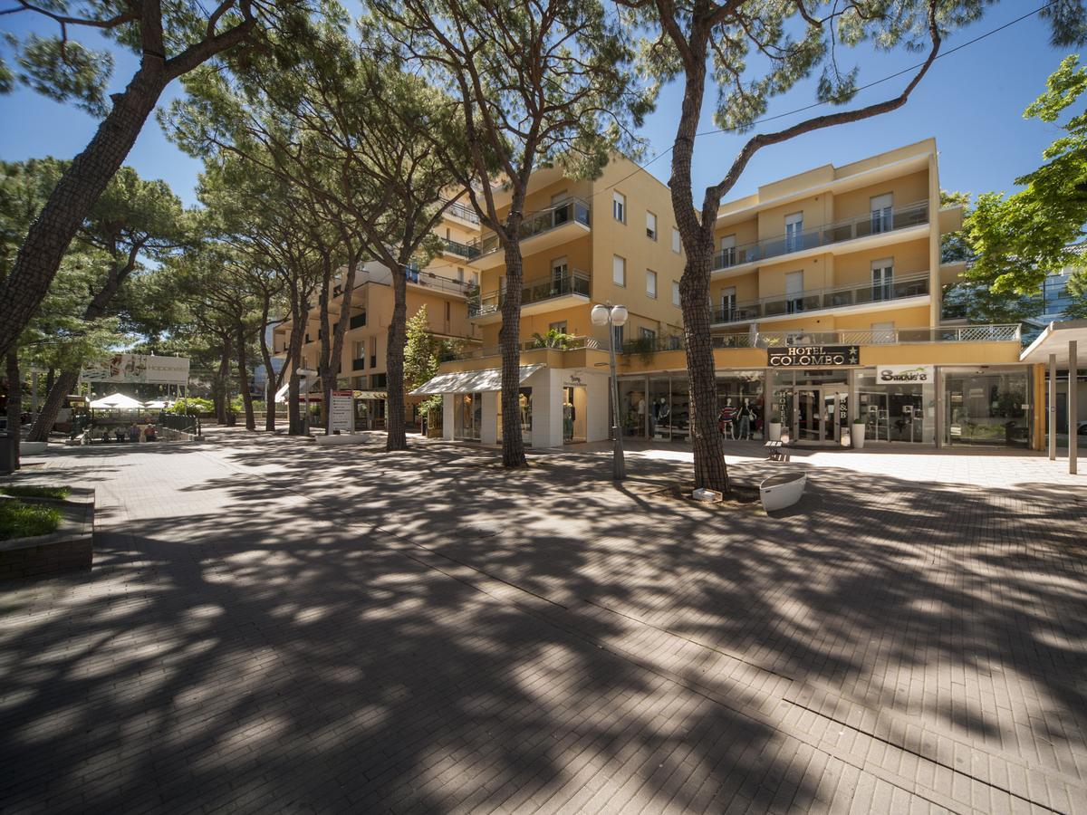 Hotel Colombo Riccione Exterior photo